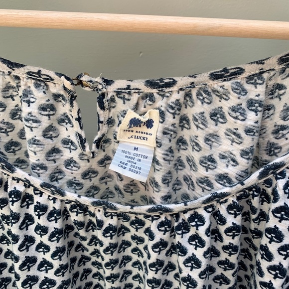 Lucky Brand • Botanical Peasant Top - Picture 3 of 5